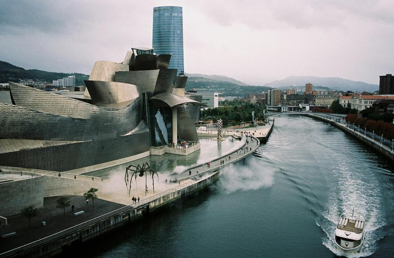 Modern Bilbao Apartment Barakaldo Exterior photo
