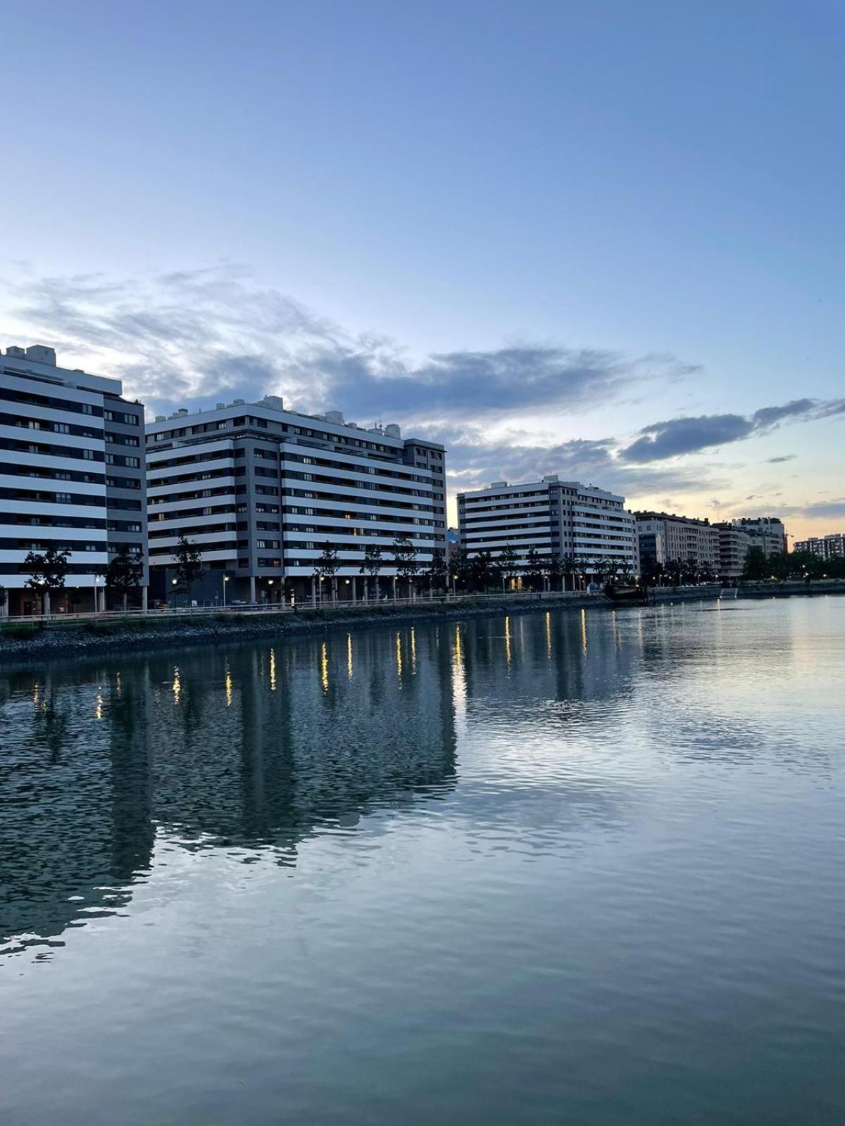 Modern Bilbao Apartment Barakaldo Exterior photo